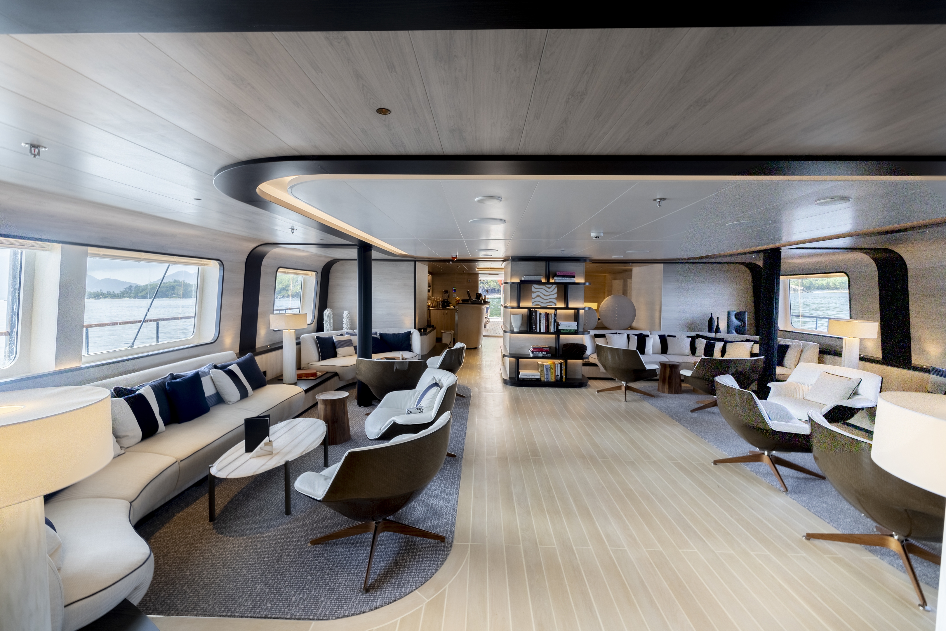 Le Ponant - Emeraude Lounge and Bar - Alizés Deck